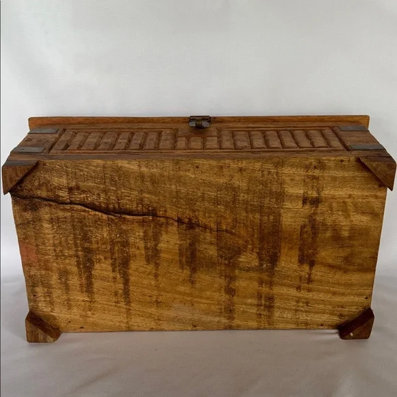 VINTAGE COLLECTIBLE HANDMADE SOLID WOODEN JEWELRY KEEPSAKE BOX - Picture 11 of 16